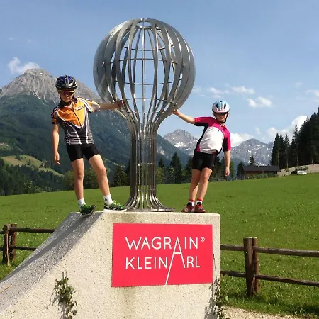 Romantika & Barbara Daire